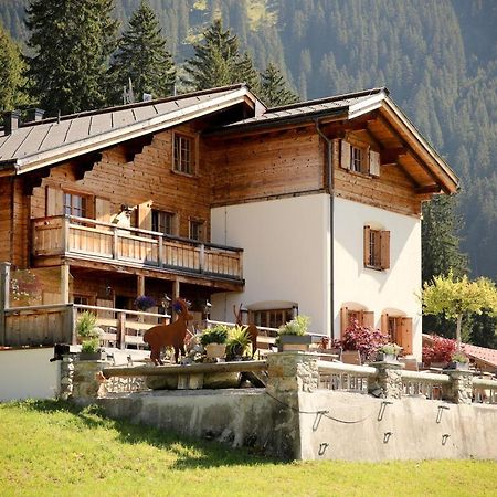 Berghaus Alpenroesli Hotel โคลสเตอร์ ภายนอก รูปภาพ