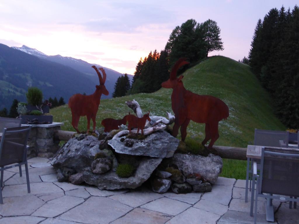 Berghaus Alpenroesli Hotel โคลสเตอร์ ภายนอก รูปภาพ